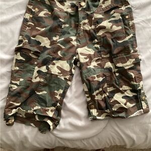 Junior’s Cargo shorts